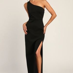 Lulu's | Good Times Only One Shoulder Maxi Dress